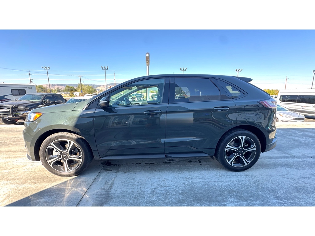 2023 Ford Edge ST photo 4