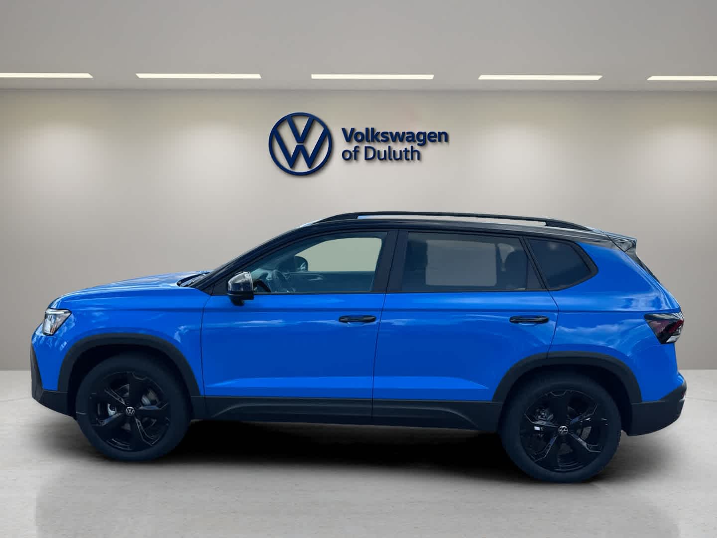 2025 Volkswagen Taos SE photo 2