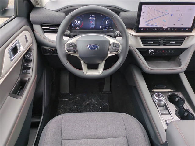2025 Ford Explorer photo 14