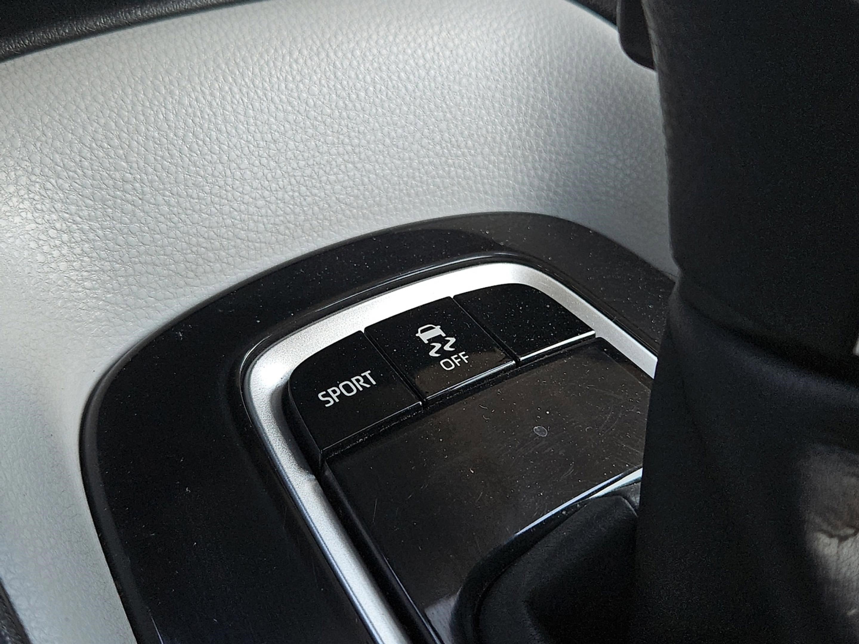 2022 Toyota Corolla SE photo 19
