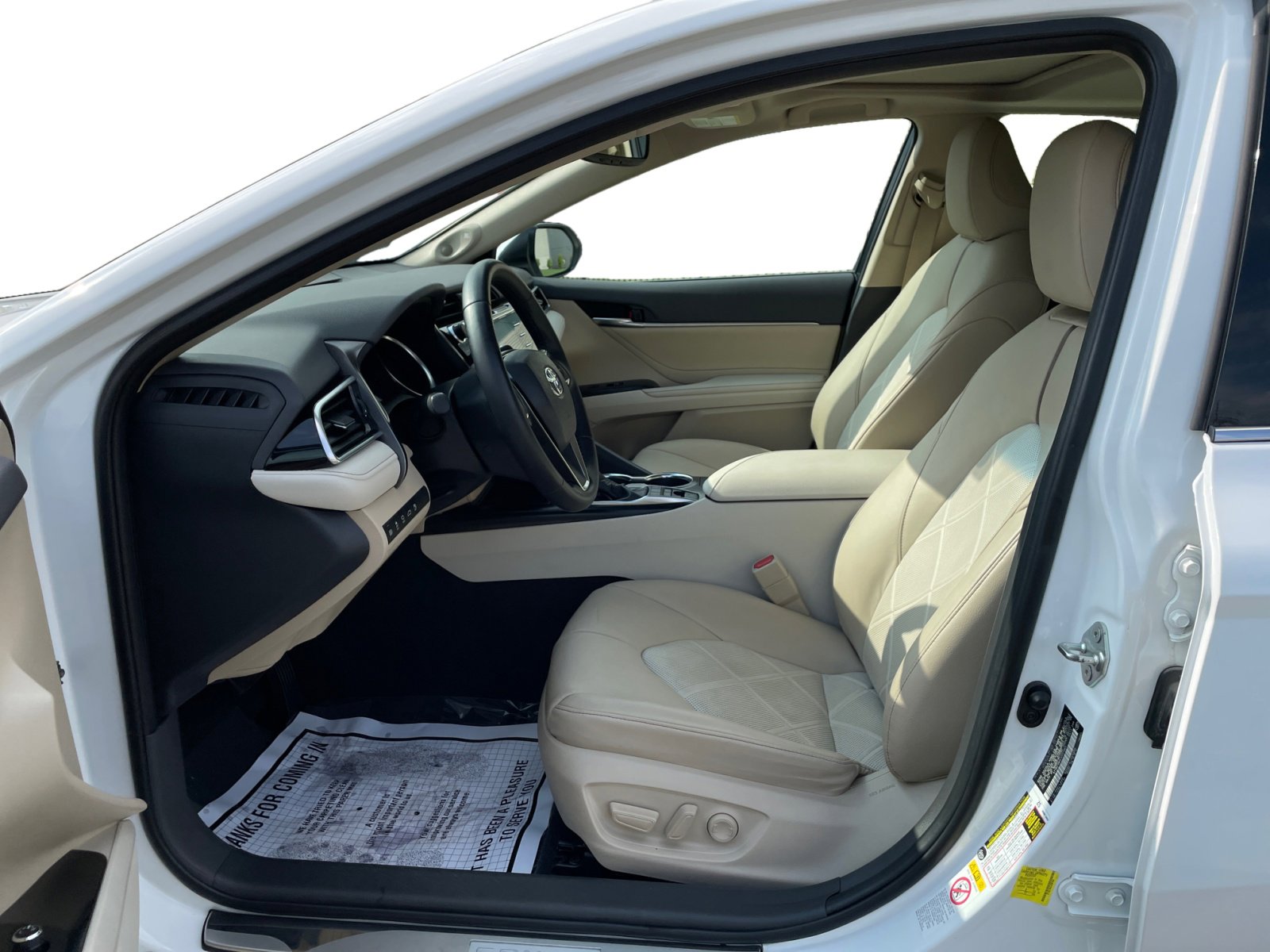 Used 2018 Toyota Camry XLE Hybrid with VIN 4T1B21HK6JU501964 for sale in Kansas City