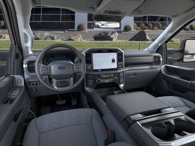 2025 Ford F-150 XLT photo 9