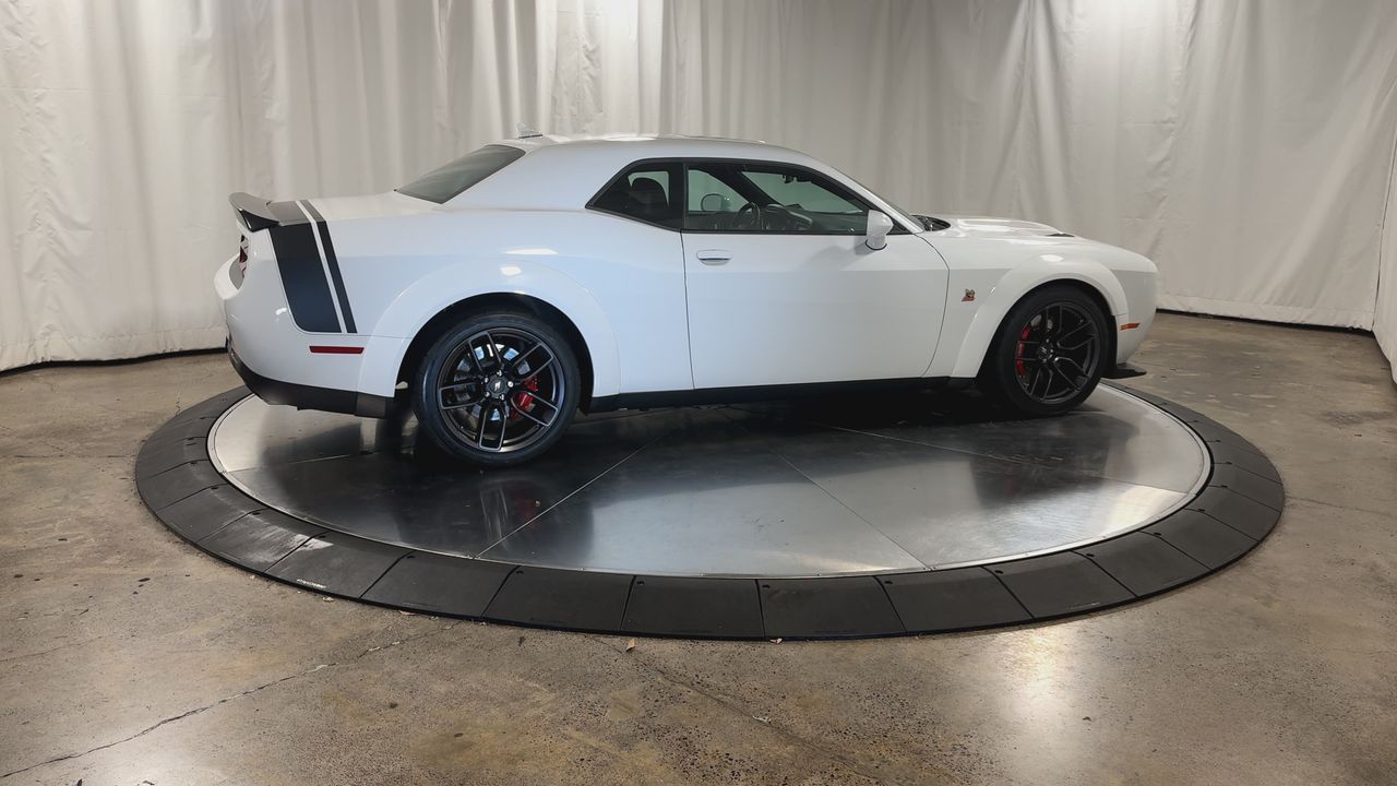 2019 Dodge Challenger R/T Scat Pack Widebody photo 2