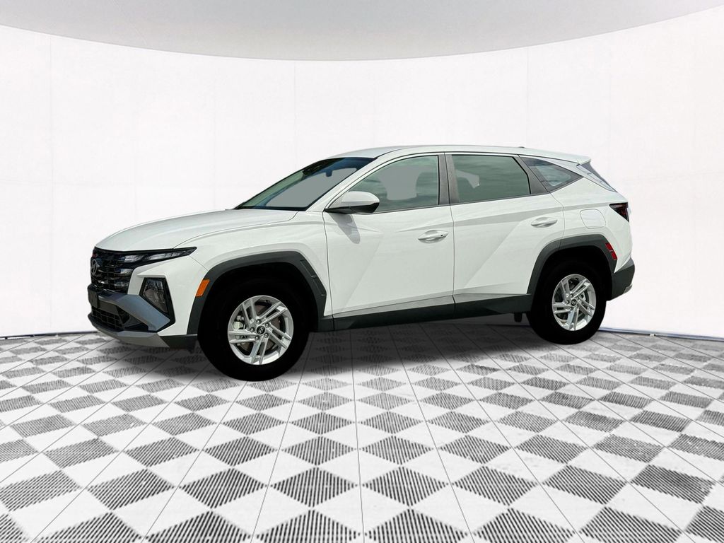 2025 Hyundai Tucson SE photo 2