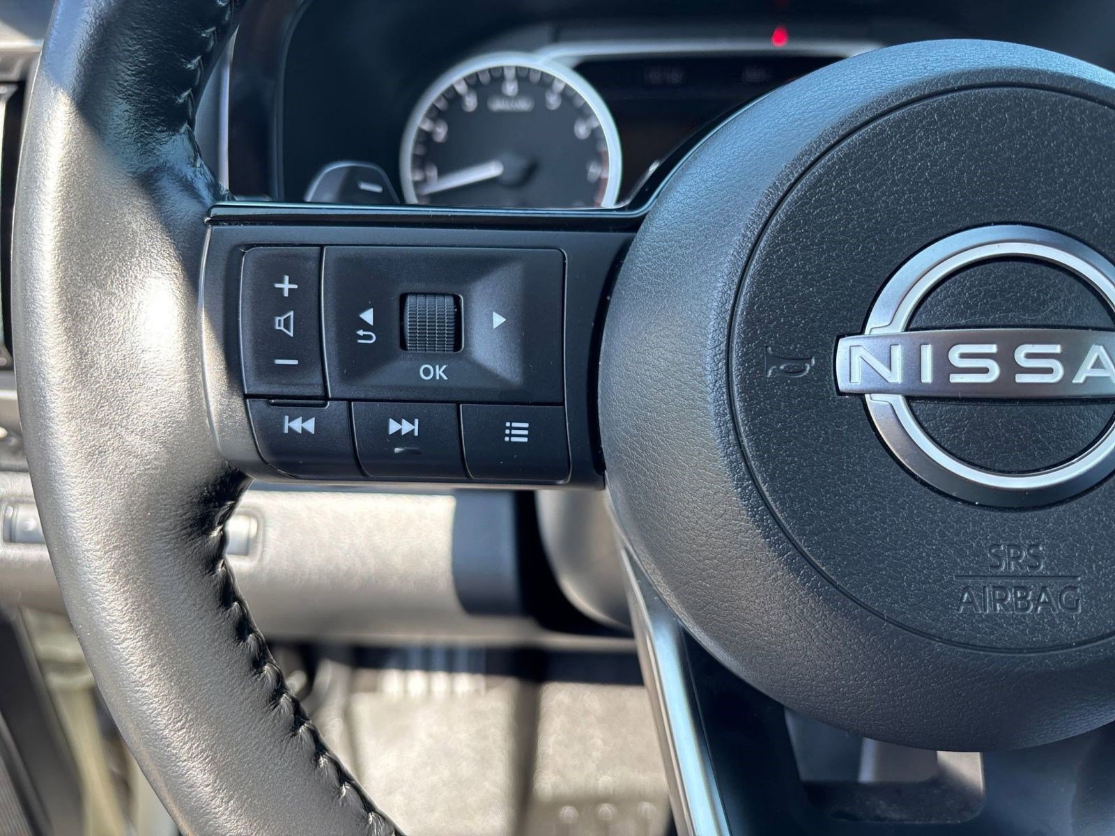 2022 Nissan Pathfinder SL photo 19