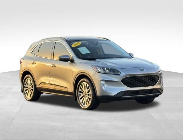2022 Ford Escape Titanium's photo