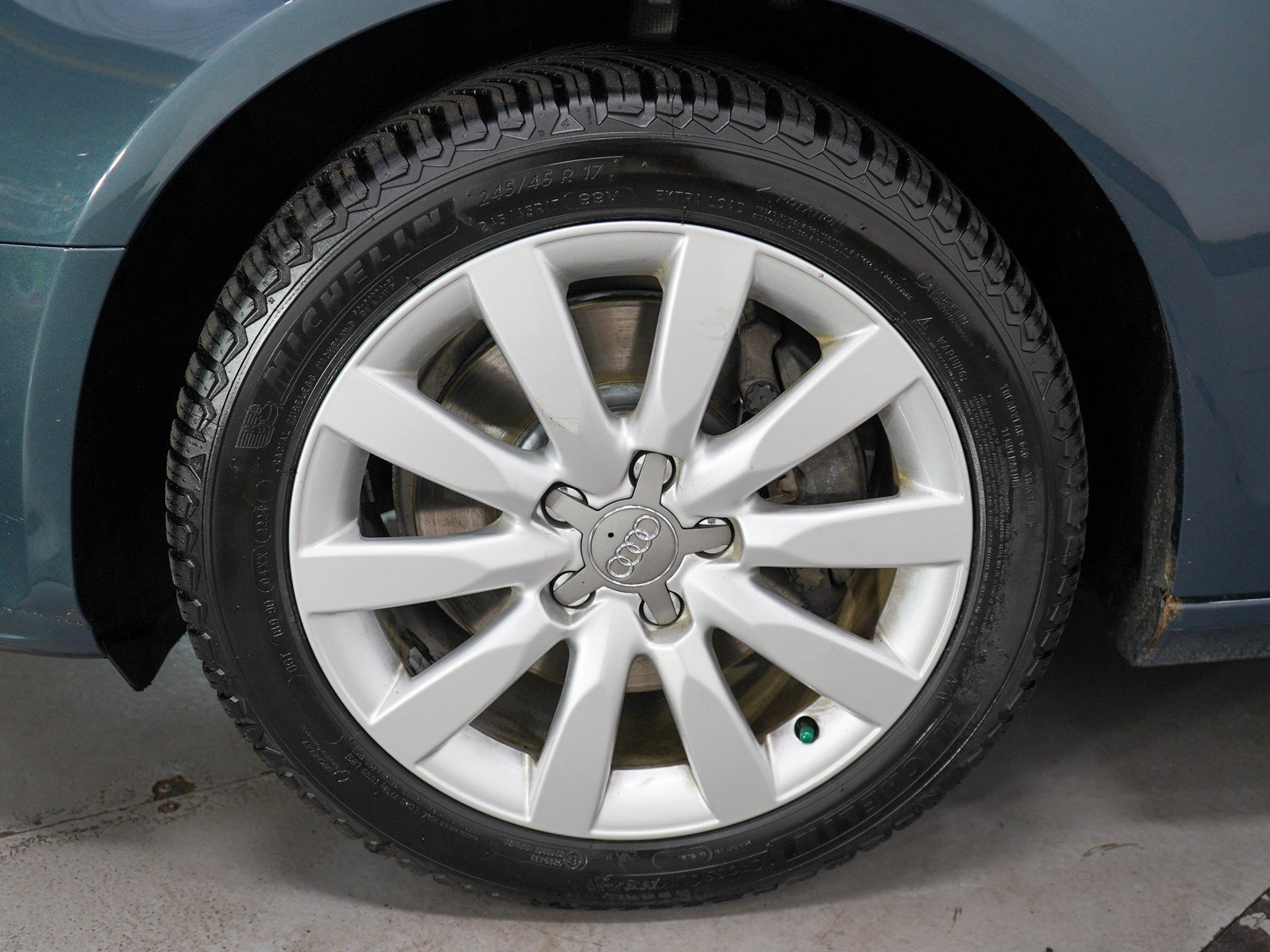 2011 Audi A4 2.0T Premium Plus photo 25