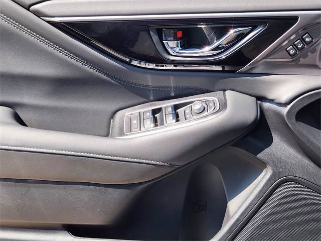 2025 Subaru Outback Touring XT photo 17