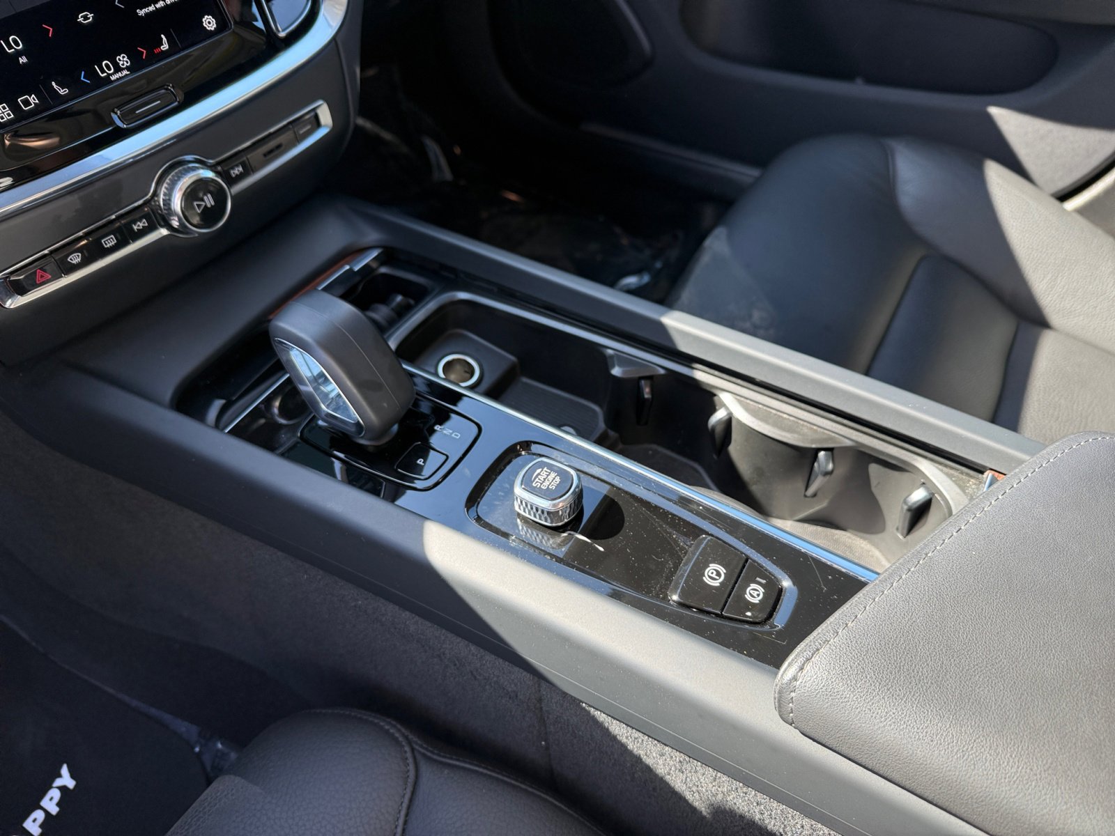 2024 Volvo S60 B5 Plus photo 13