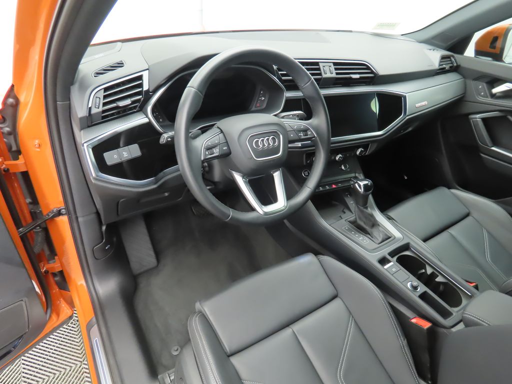 2024 Audi Q3 S line Premium Plus photo 9