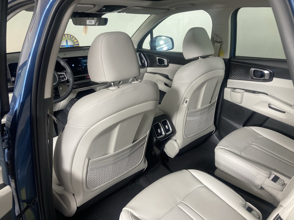 2025 Kia Sorento Hybrid EX photo 3