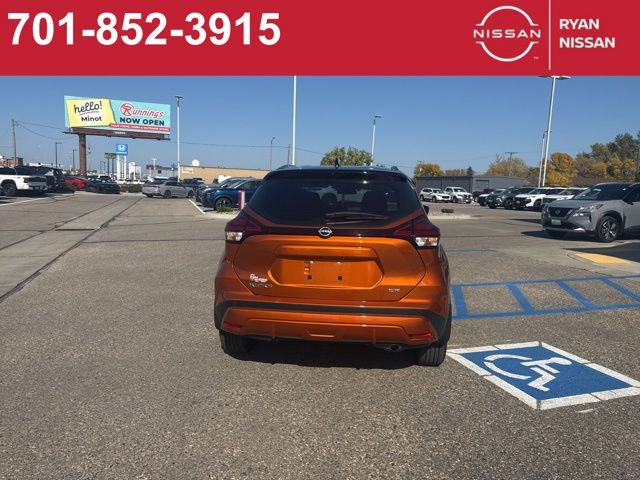 2023 Nissan Kicks SR photo 4