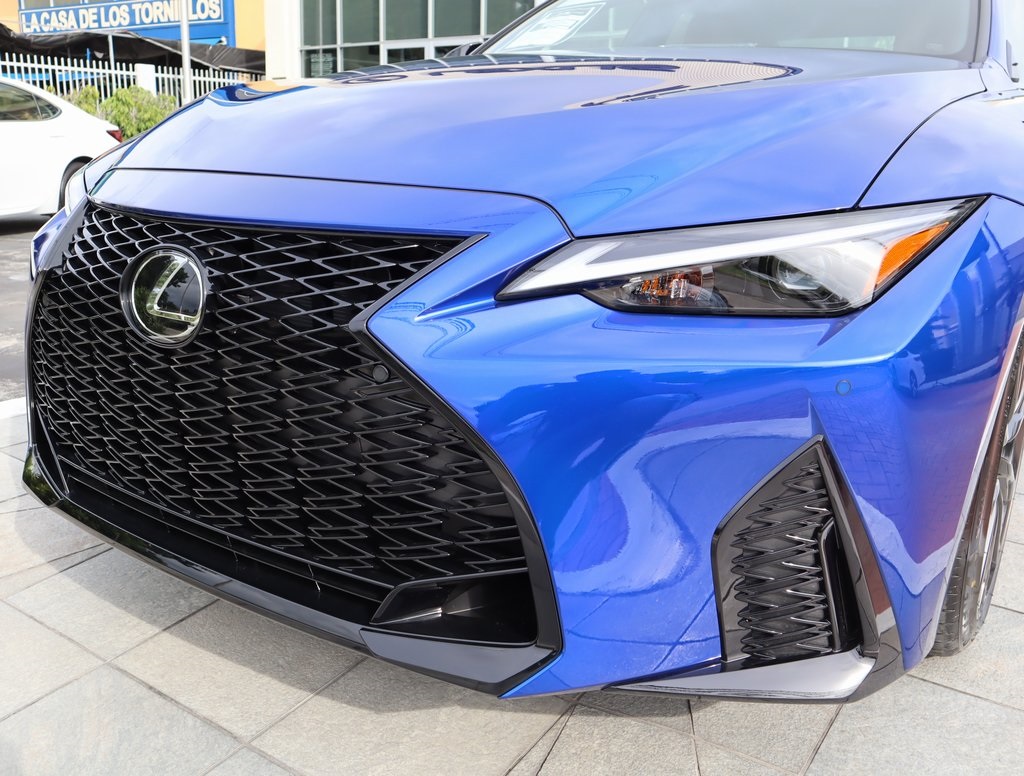 2025 Lexus IS 300 F SPORT photo 16