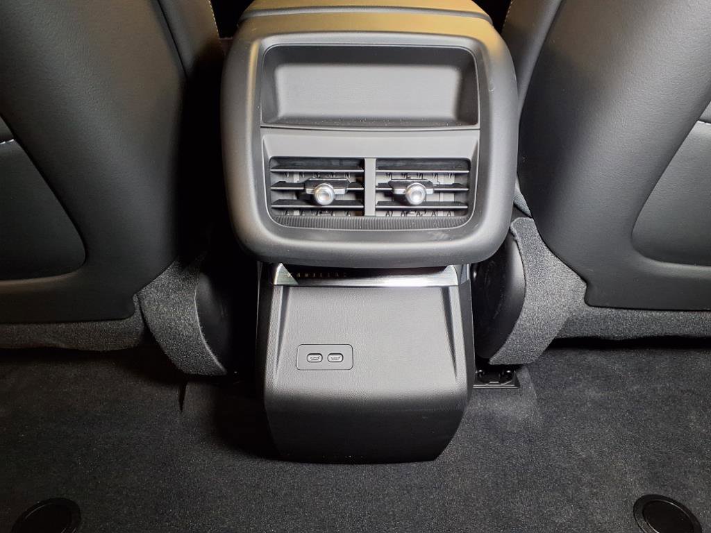 2025 Cadillac Lyriq Sport photo 10