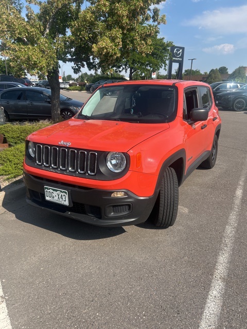 2017 Jeep Renegade Sport photo 2