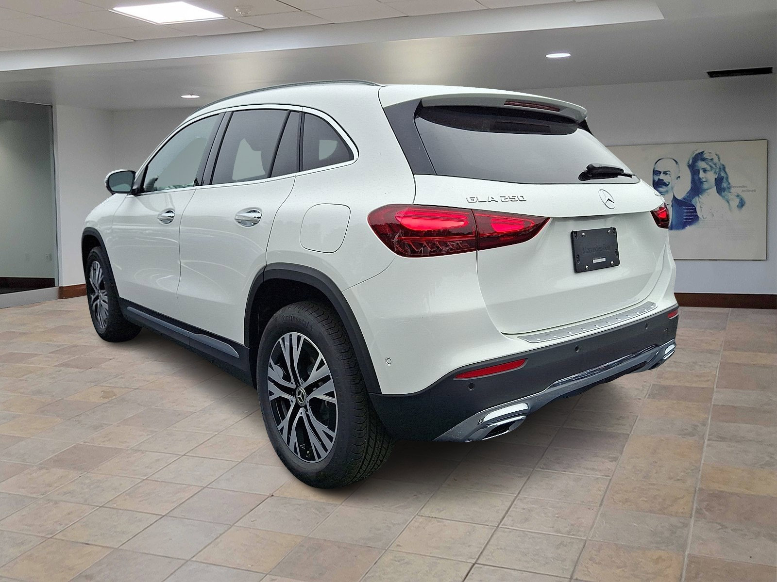 2026 Mercedes Benz GLA 250 4MATIC photo 4