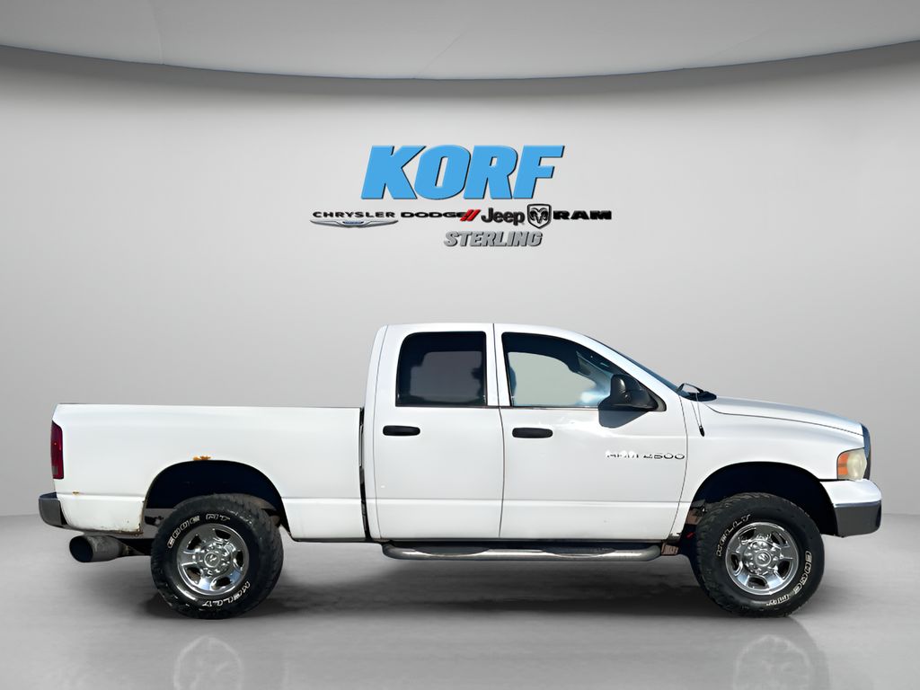2004 Dodge Ram SLT photo 4