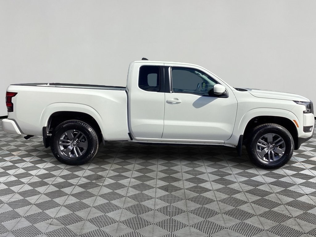 2025 Nissan Frontier SV photo 2