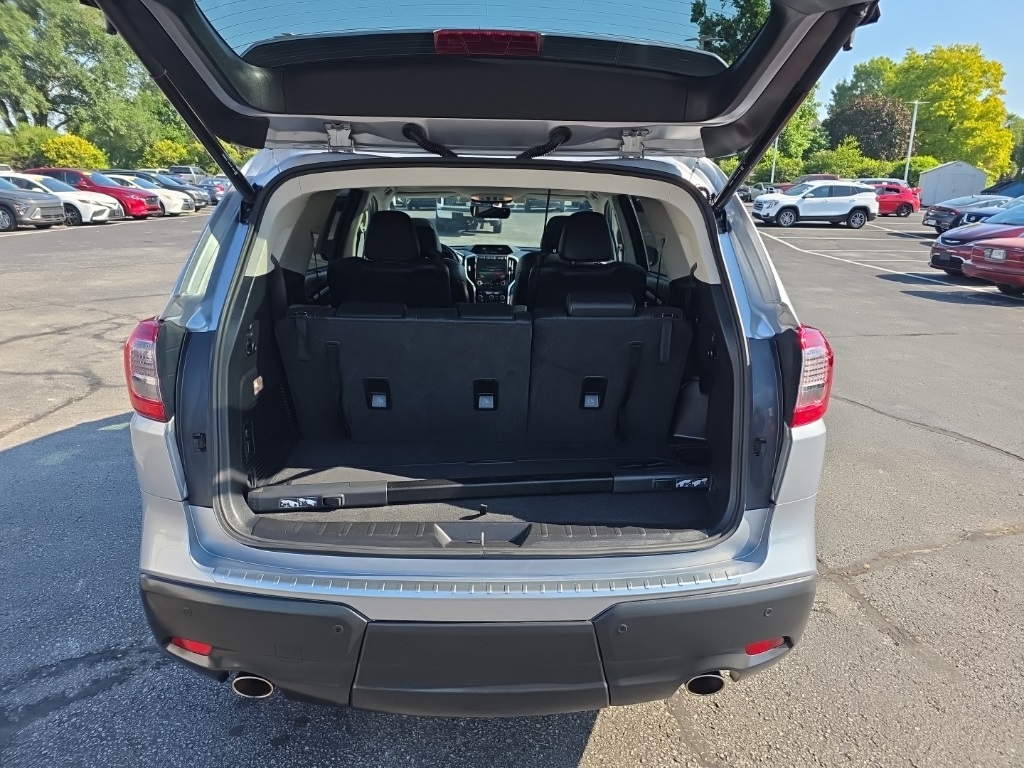 Used 2022 Ice Silver Metallic Subaru Limited image 10