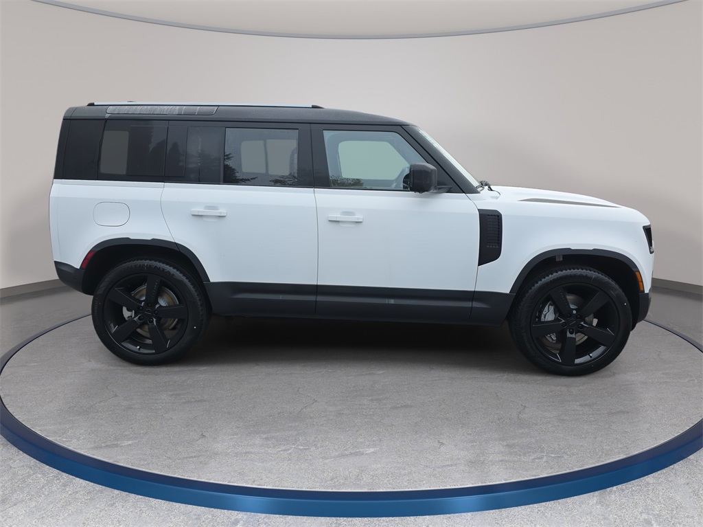 2026 Land Rover Defender 110 S photo 2