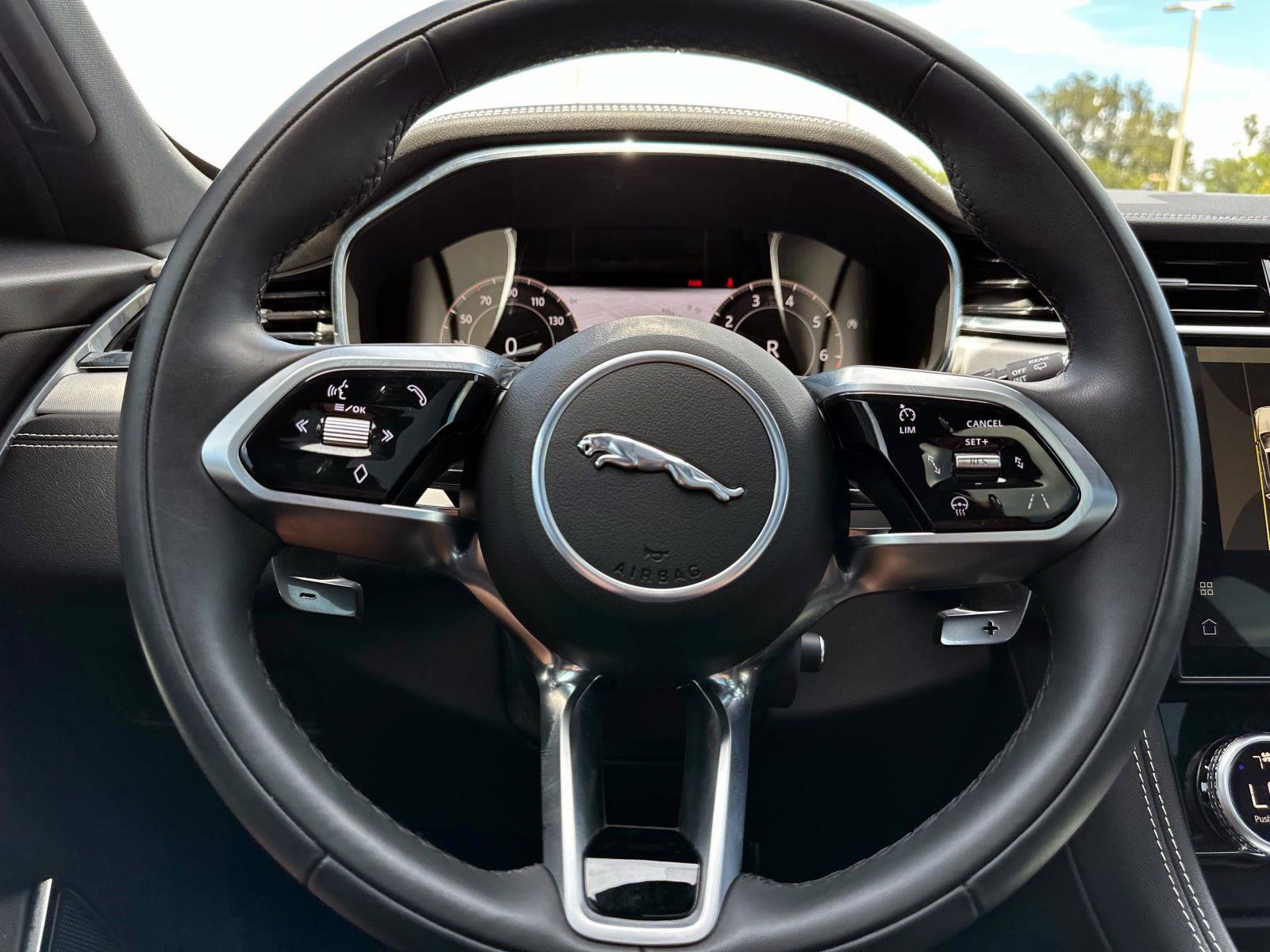 2024 Jaguar F-PACE P400 R-Dynamic S photo 25
