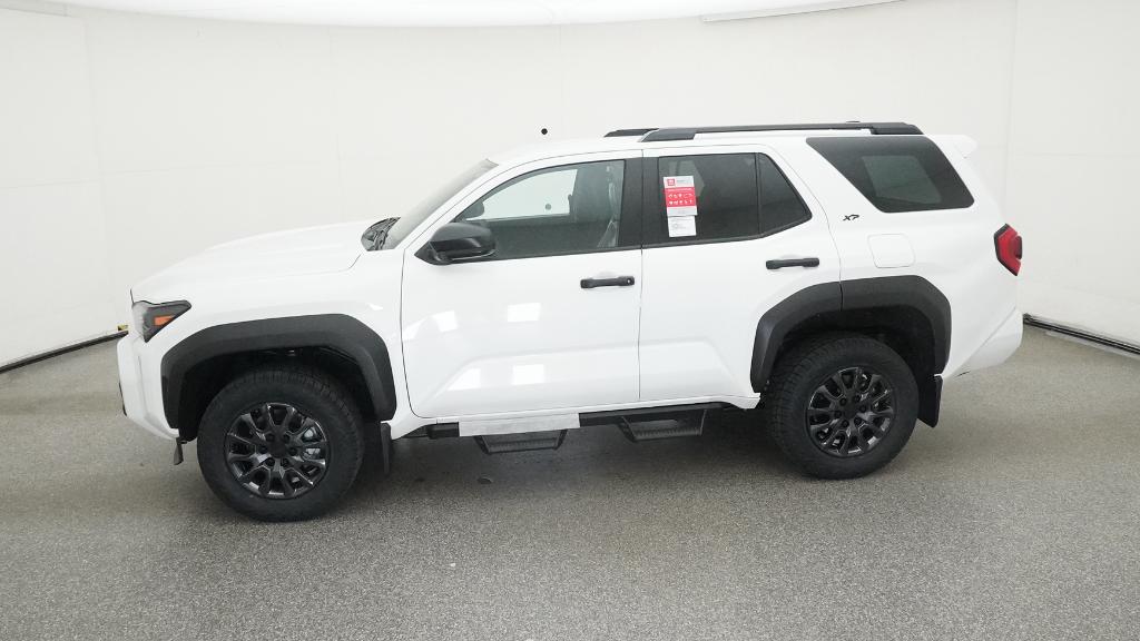 2025 Toyota 4Runner SR5 photo 9