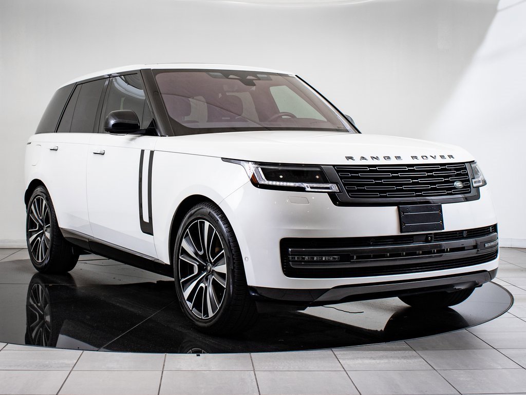 2023 Land Rover Range Rover SE photo 12