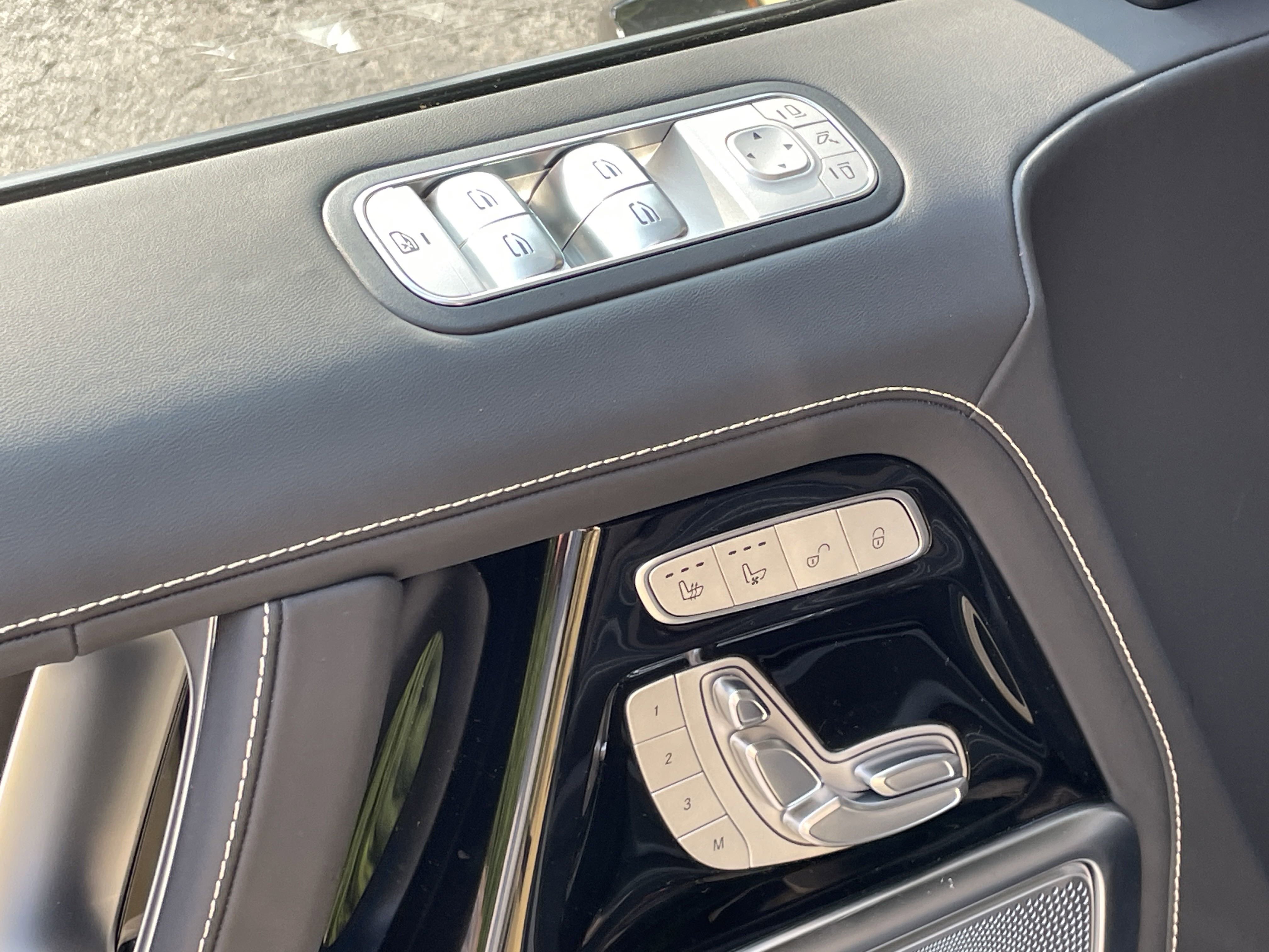 2025 Mercedes Benz G AMG 63 photo 3