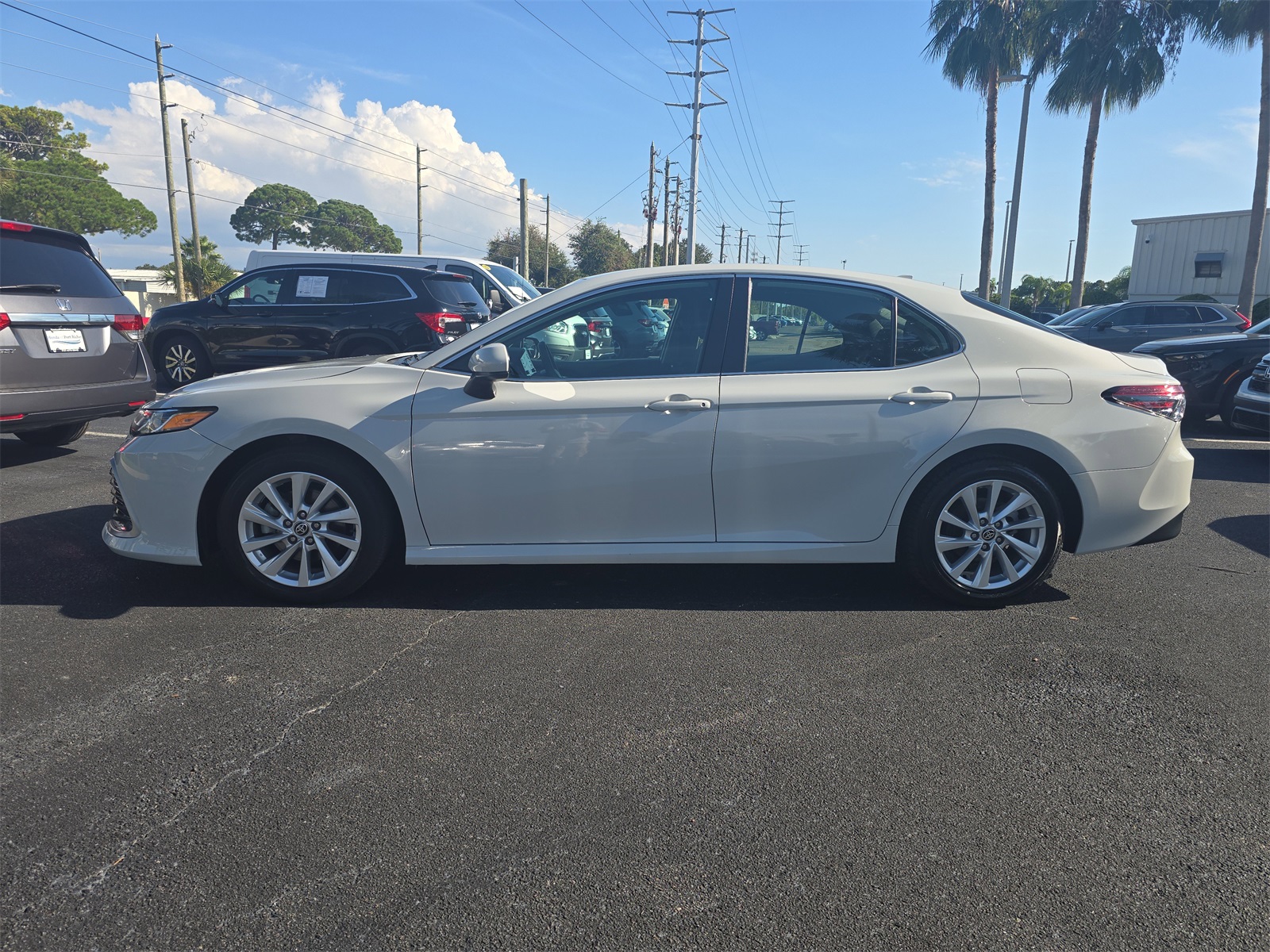 2023 Toyota Camry LE photo 6