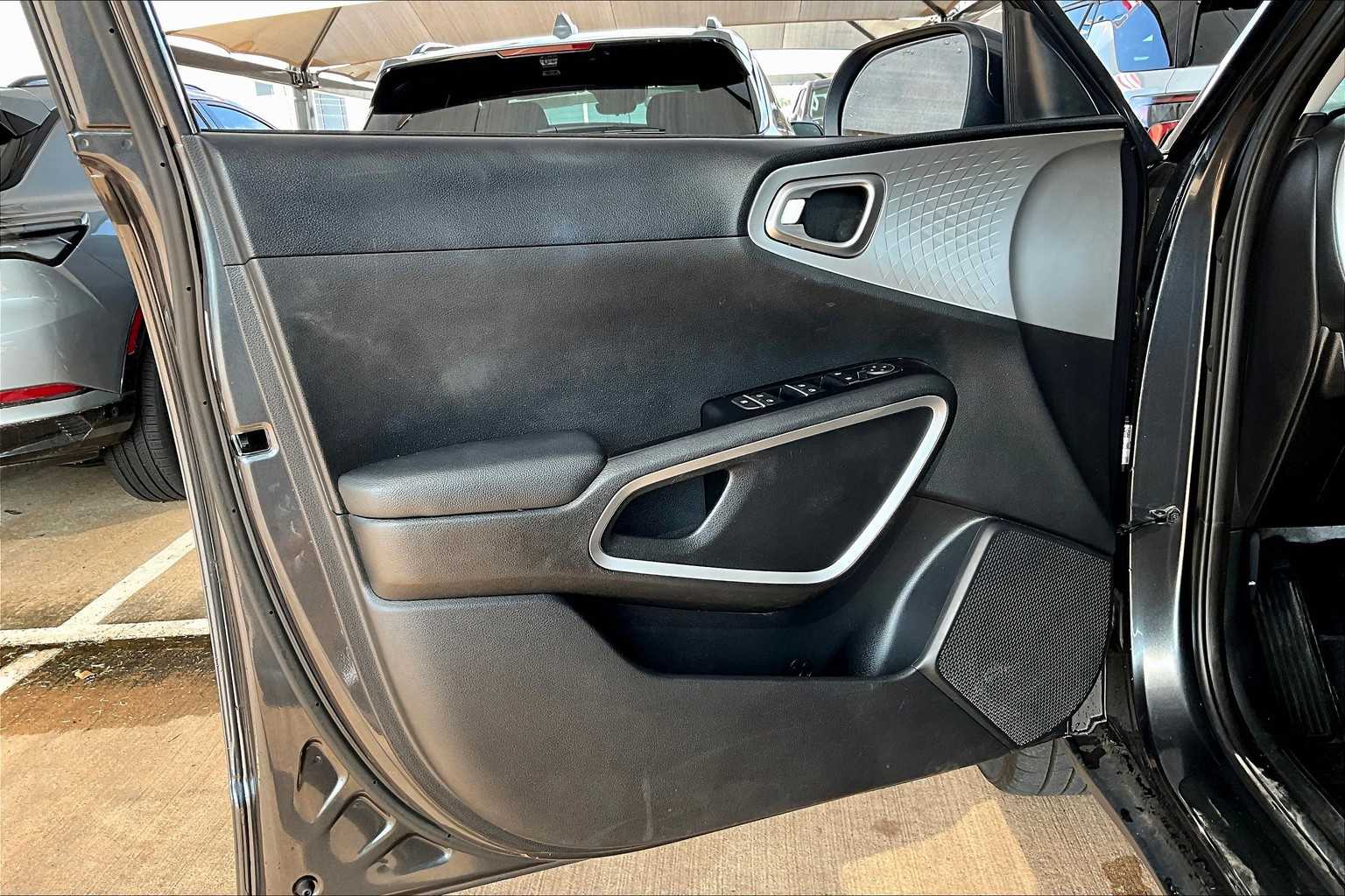 2020 Kia Soul LX photo 16