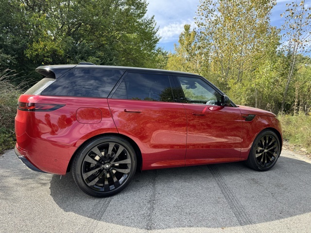 2025 Land Rover Range Rover Sport SE photo 5