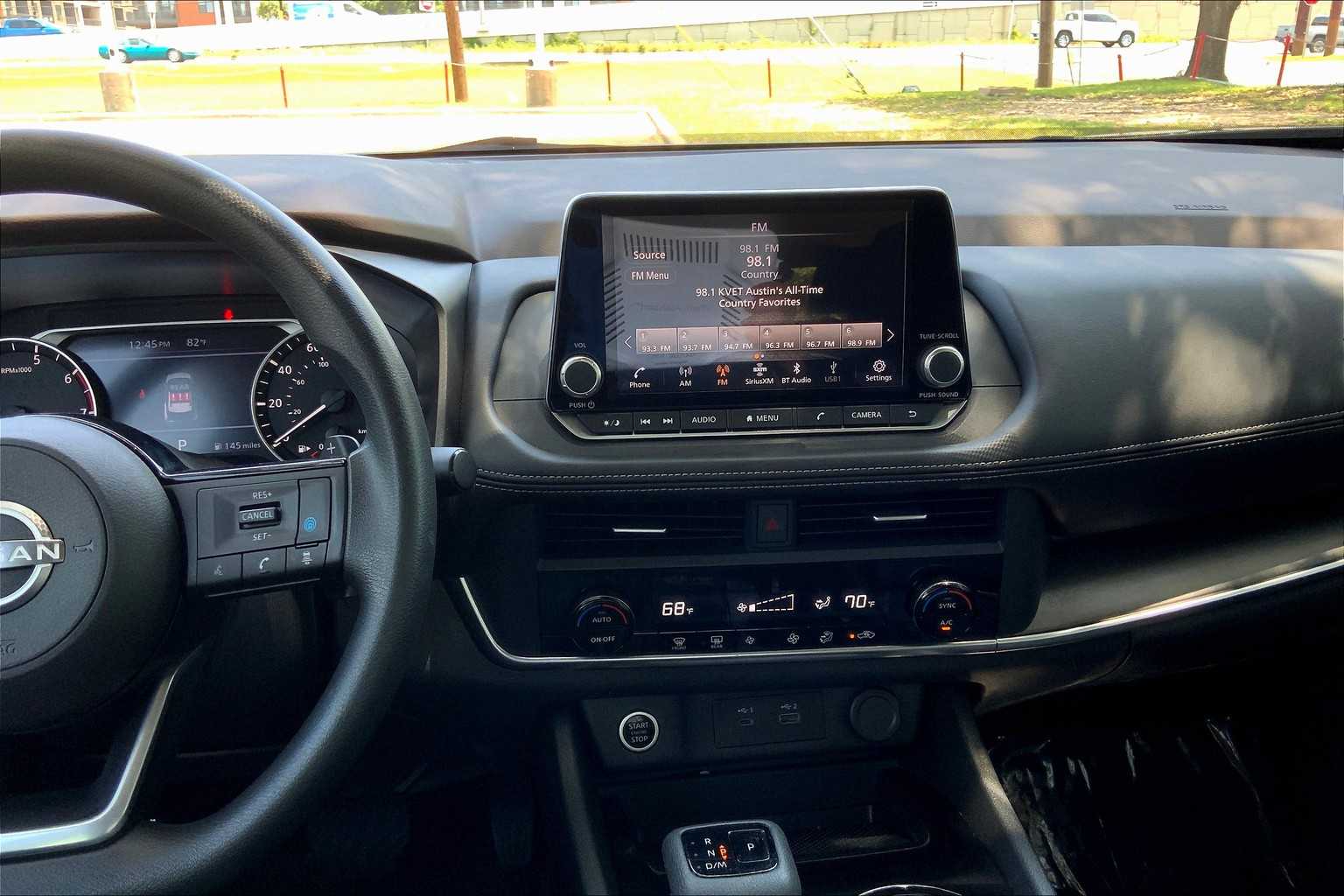 2023 Nissan Rogue SV photo 4