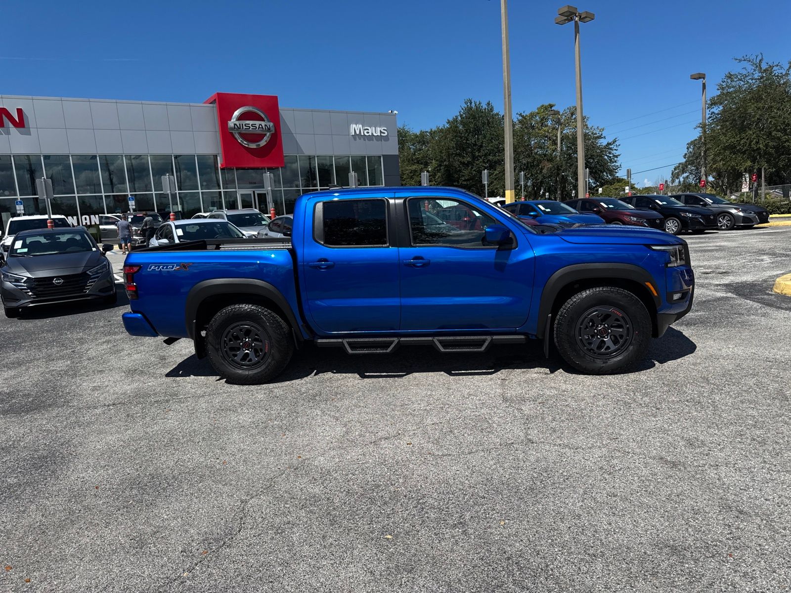2026 Nissan Frontier SV Crew Cab PRO-X photo 4
