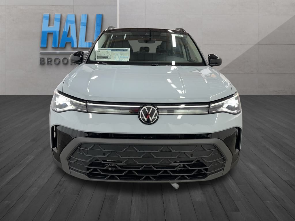 2025 Volkswagen Taos SE photo 8