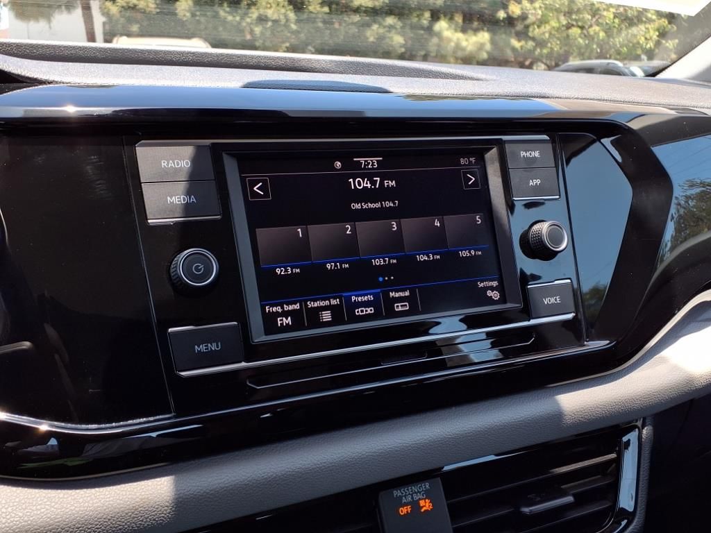 2023 Volkswagen Taos S photo 3