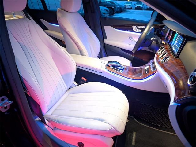 2019 Mercedes Benz E 300 4MATIC photo 14