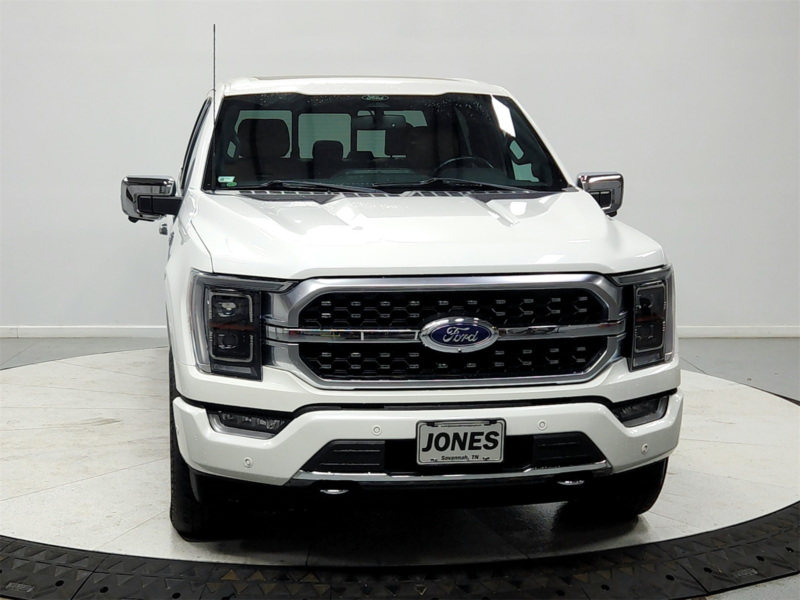 2022 Ford F-150 Platinum photo 2