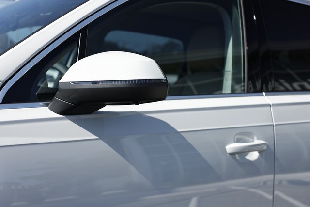 2025 Audi Q7 55 Premium Plus photo 13