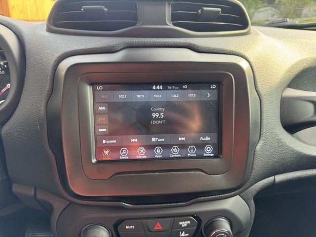 2021 Jeep Renegade Latitude photo 24