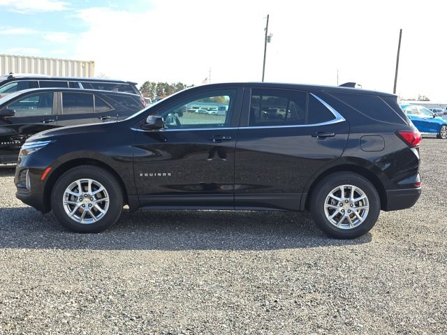 2023 Chevrolet Equinox LT photo 3