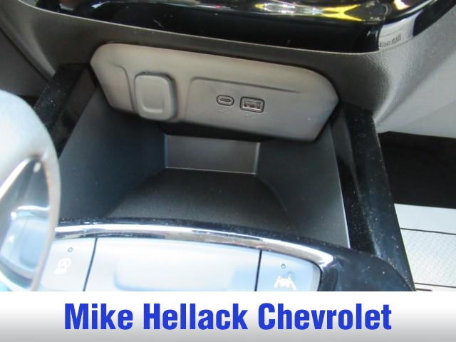 2025 Chevrolet Trax LT photo 20