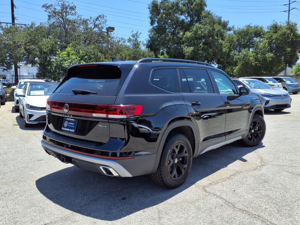 2024 Volkswagen Atlas Peak Edition SE Technology photo 5
