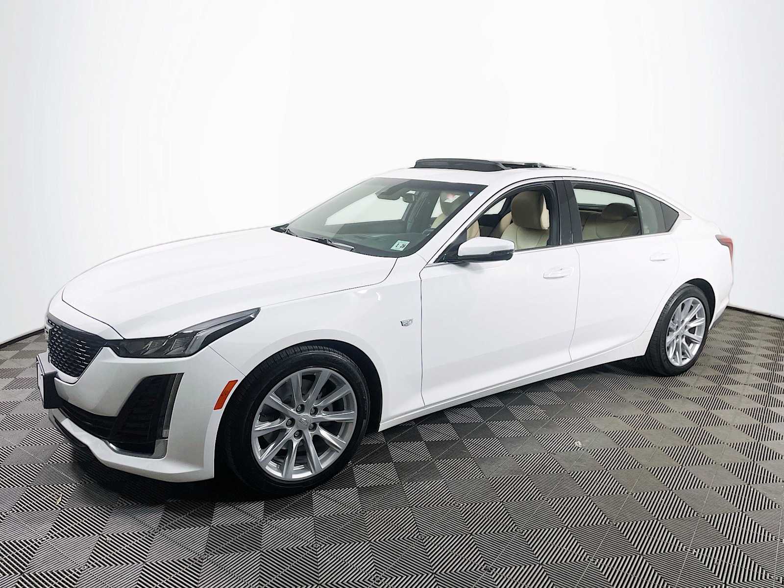 2023 Cadillac CT5 Luxury's photo