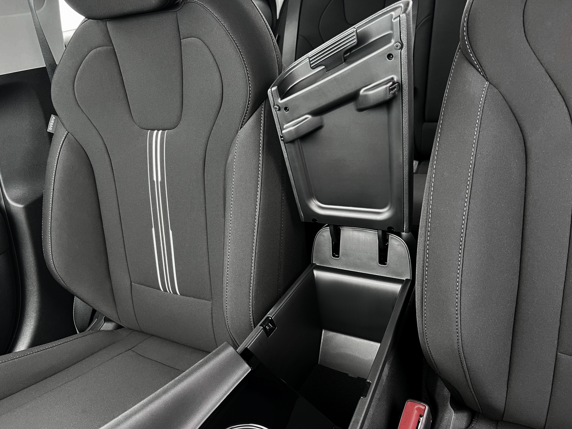 New 2025 Amazon Gray Hyundai SEL Convenience image 18