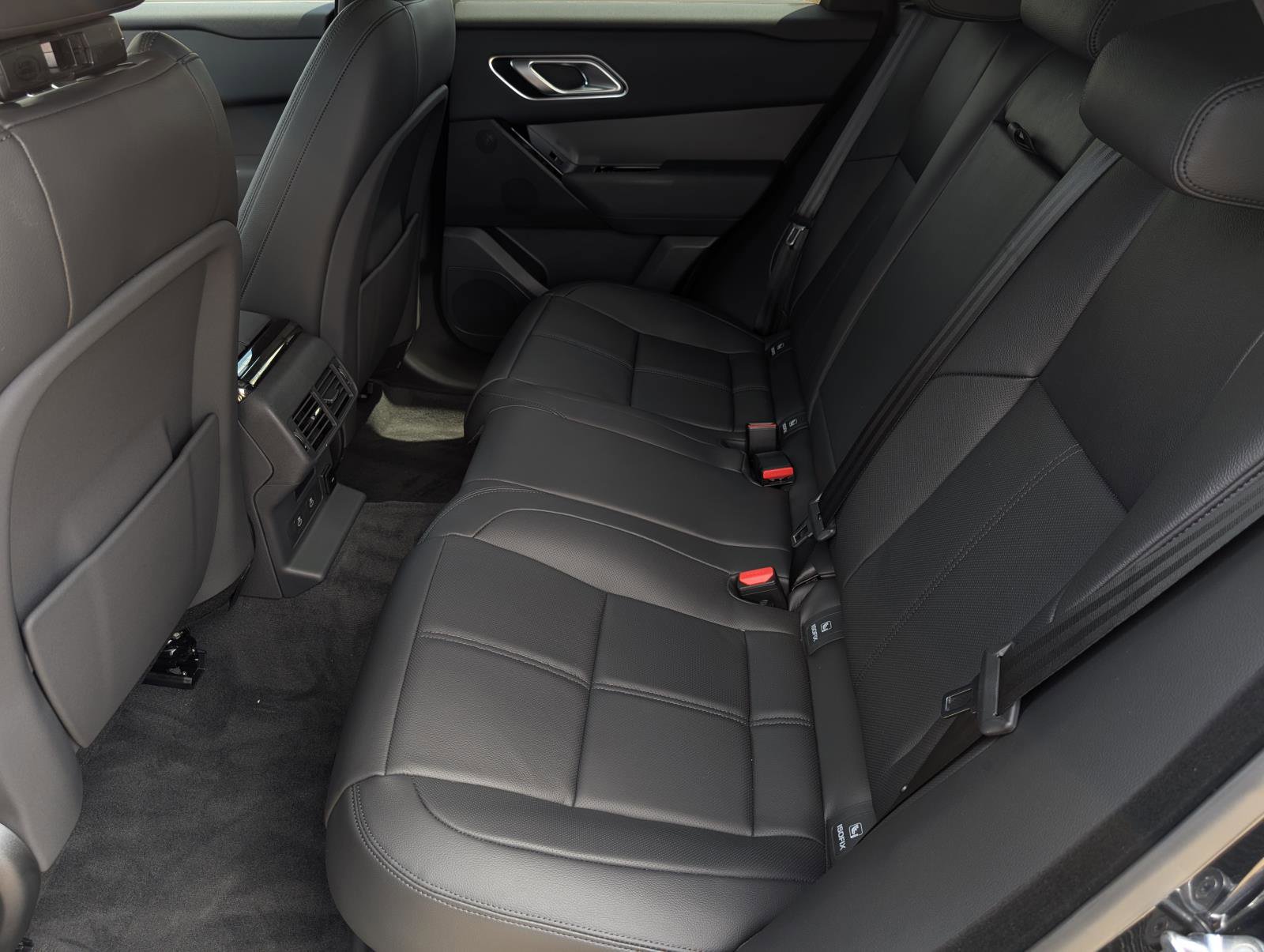 2026 Land Rover Range Rover Velar S photo 26