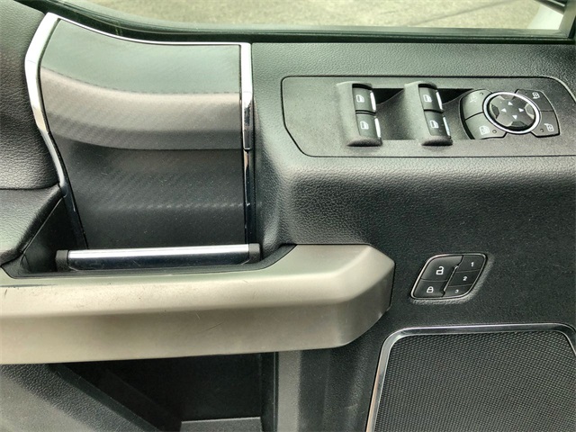 2020 Ford F-150 Lariat photo 3