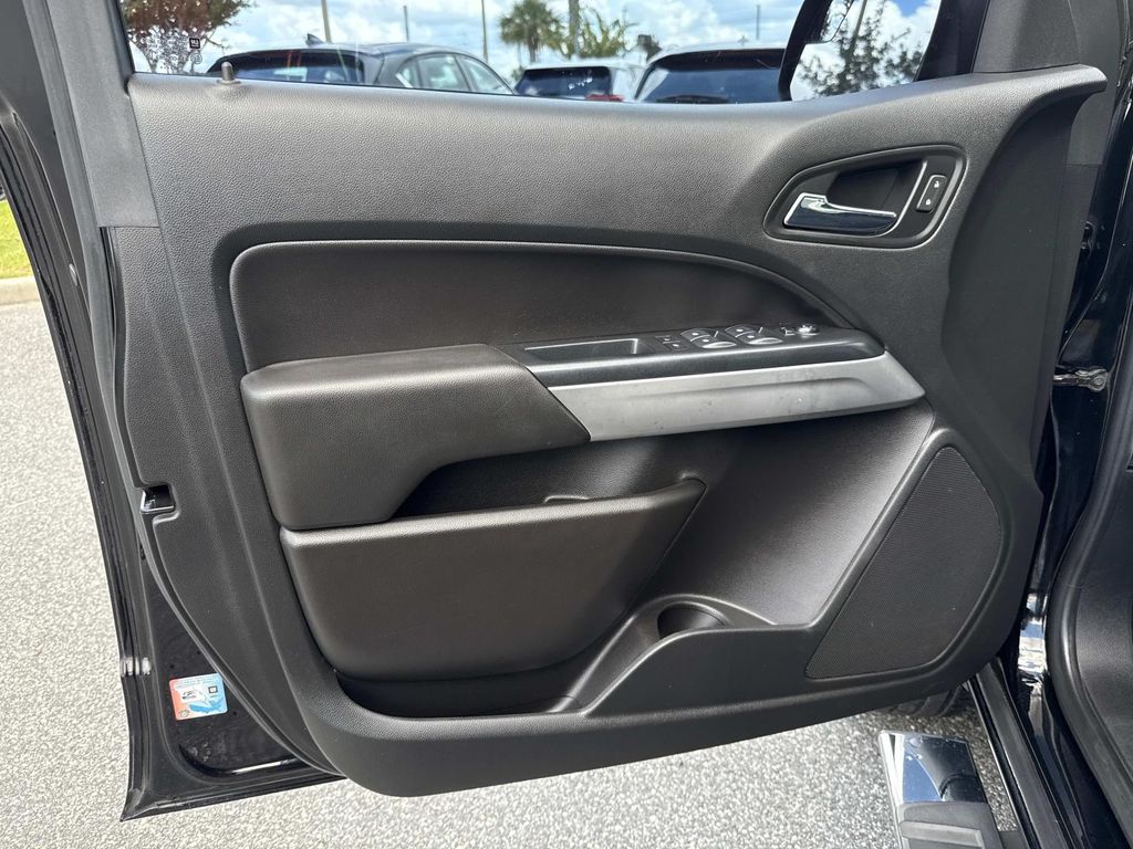 2019 Chevrolet Colorado LT photo 20