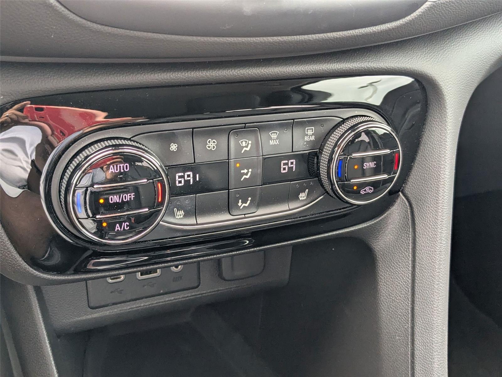 2022 Buick Encore GX Essence photo 21