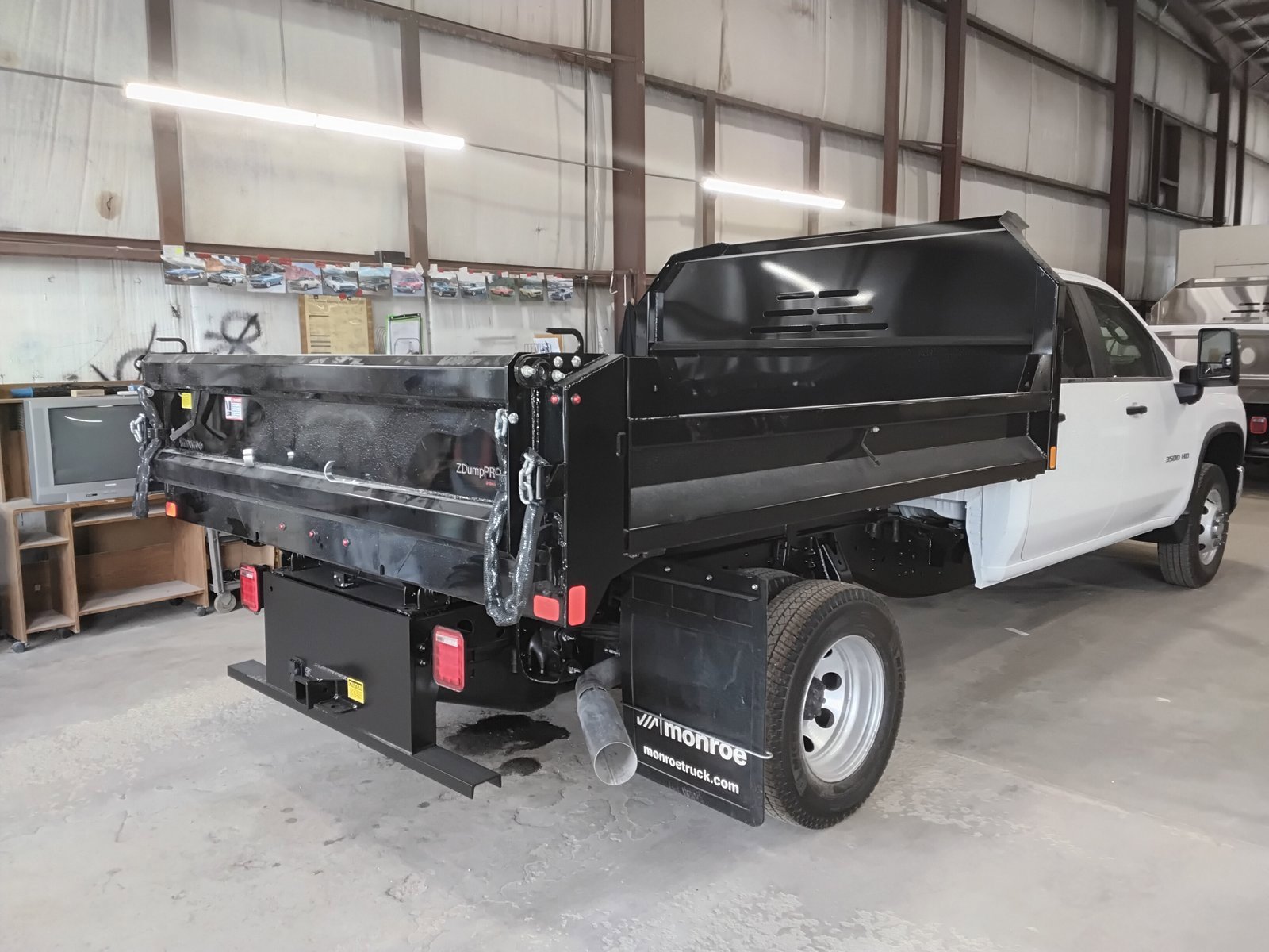 2025 Chevrolet Silverado 3500HD Work Truck photo 3