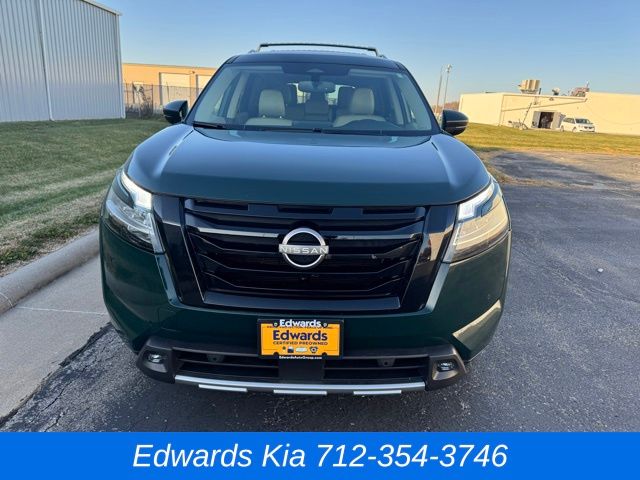 2022 Nissan Pathfinder SL photo 4